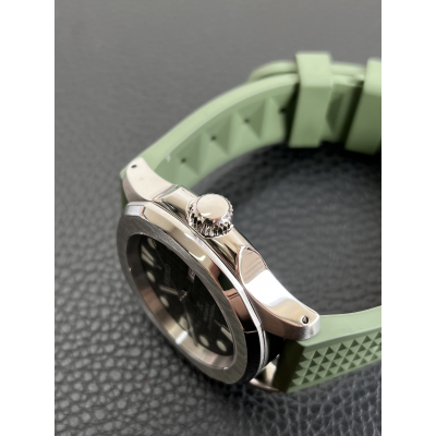Seikonaut Olive King Turtle - Seiko Mod